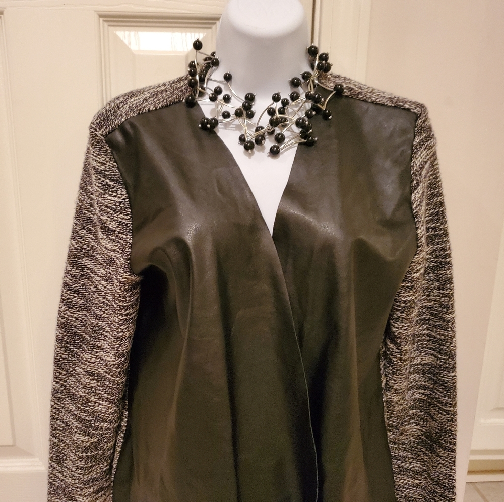 Gloria Vanderbilt ladies jacket- size: s